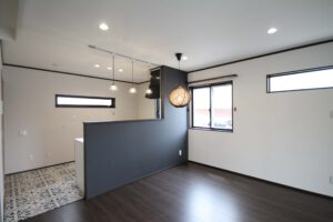 可愛らしさと温もりのバランスが取れた魅力的なLDK